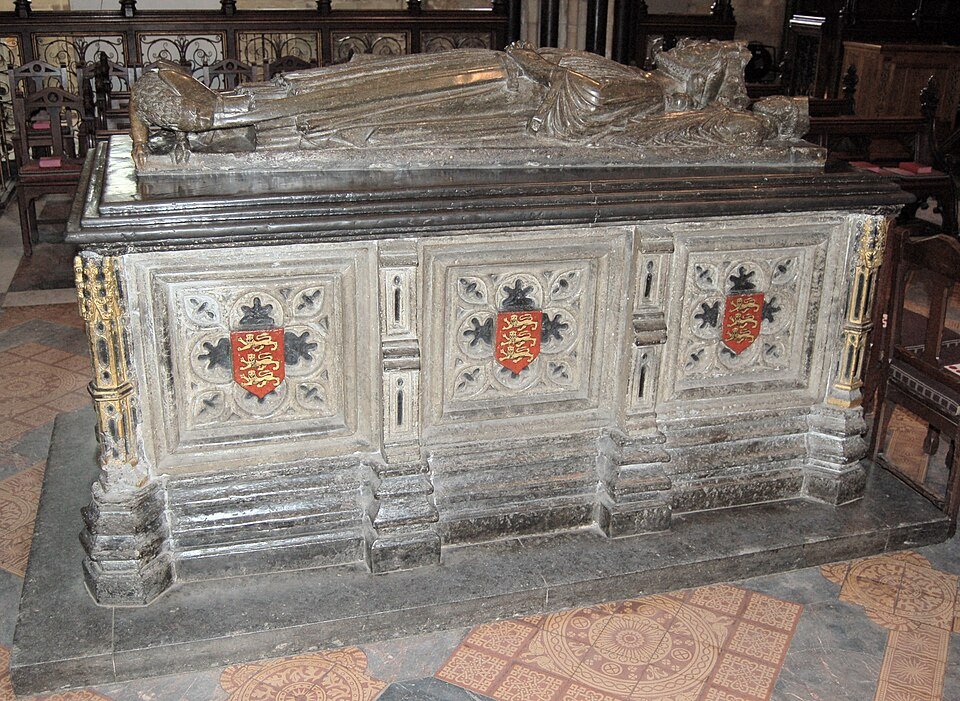 King John worst king of England: his tomb and stone effigy in front of the high altar of Worcester Cathedral